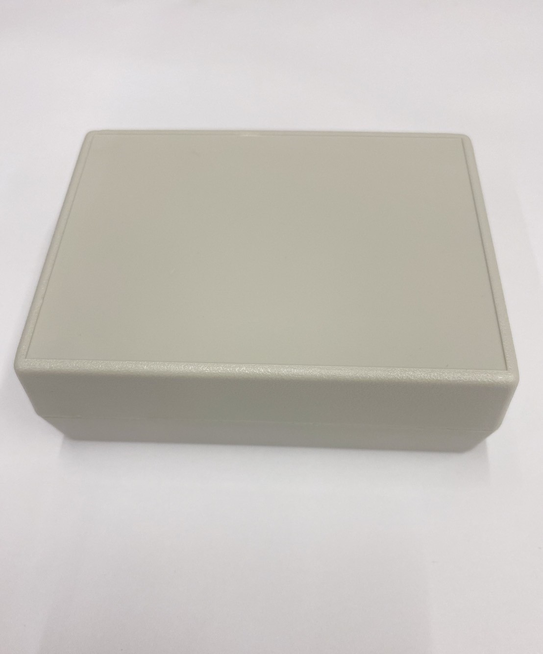 Gainta 塑膠盒 灰 附電池孔(111*82.5*38mm) G1202G(BC)