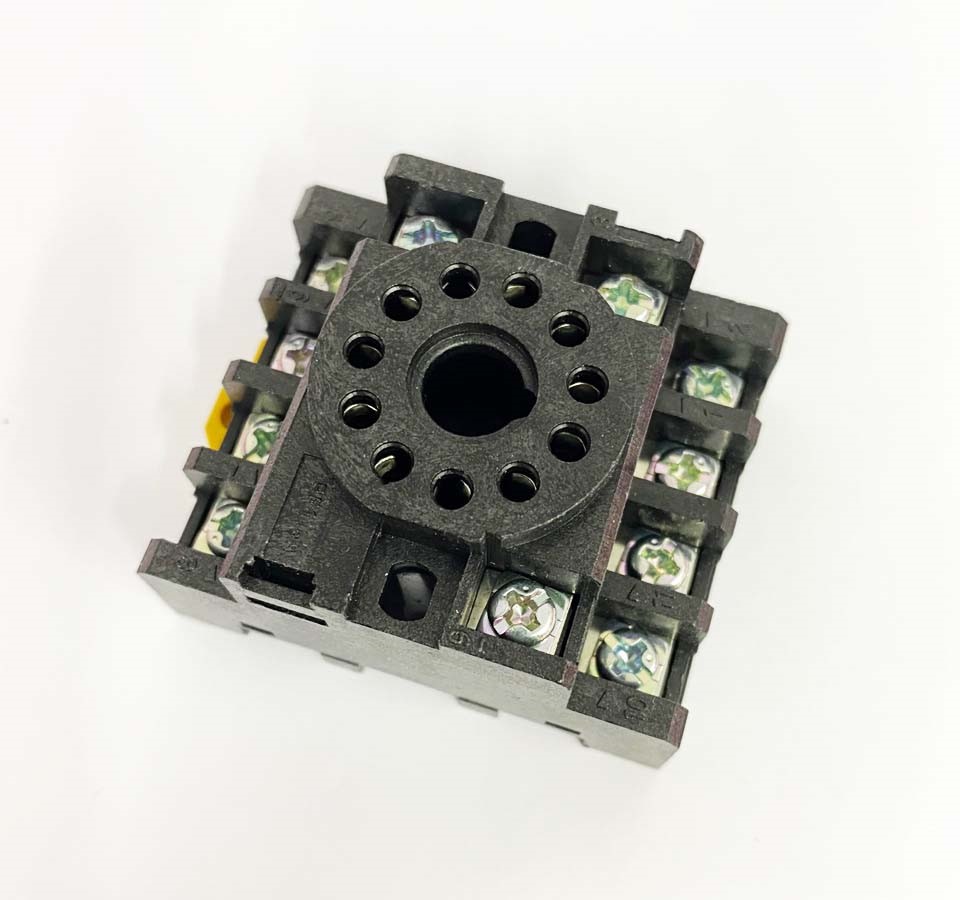 3組-11腳繼電器座 PF-113A