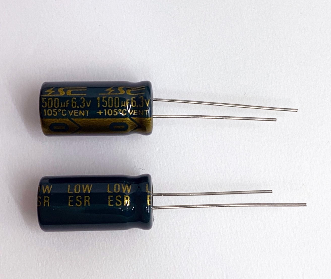 低漏電電容1500uF6.3V 4pcs ( LESR1500uF6.3V 10x20/105℃ )