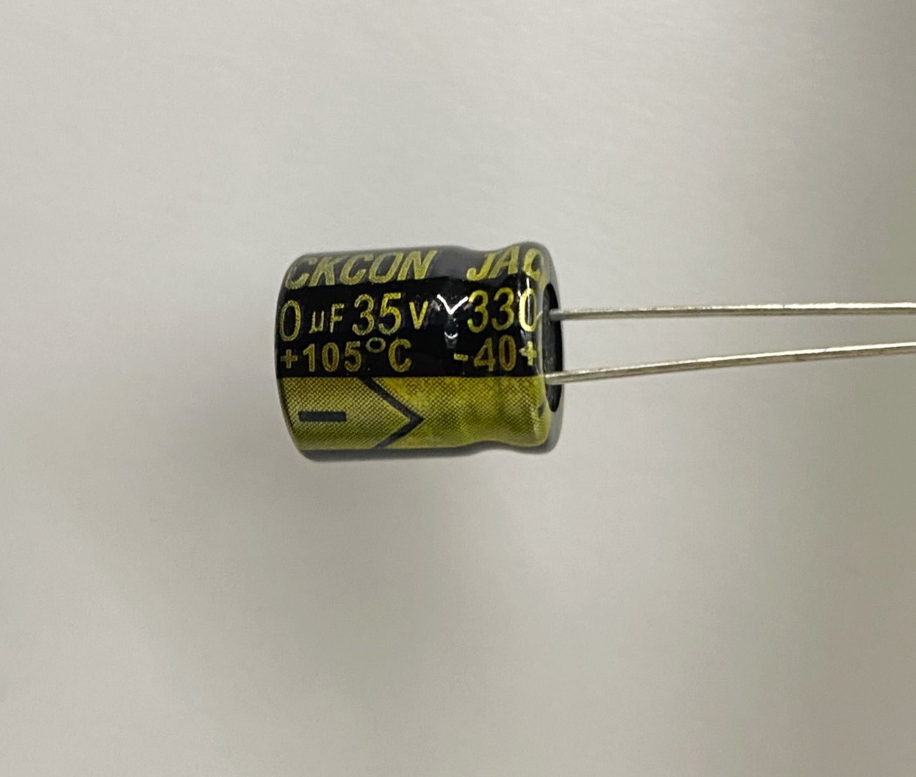 低漏電電容330uF35V 2pcs ( LESR330uF35V 10x12/105℃ )