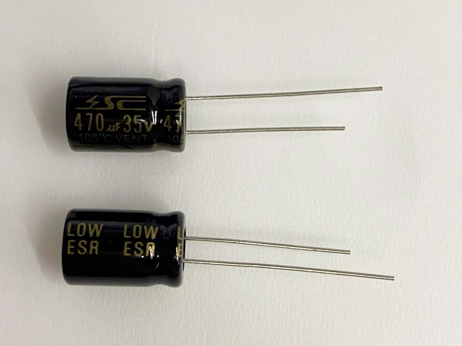 低漏電電容470uF35V 2pcs ( LESR470uF35V 10x15/105℃ )