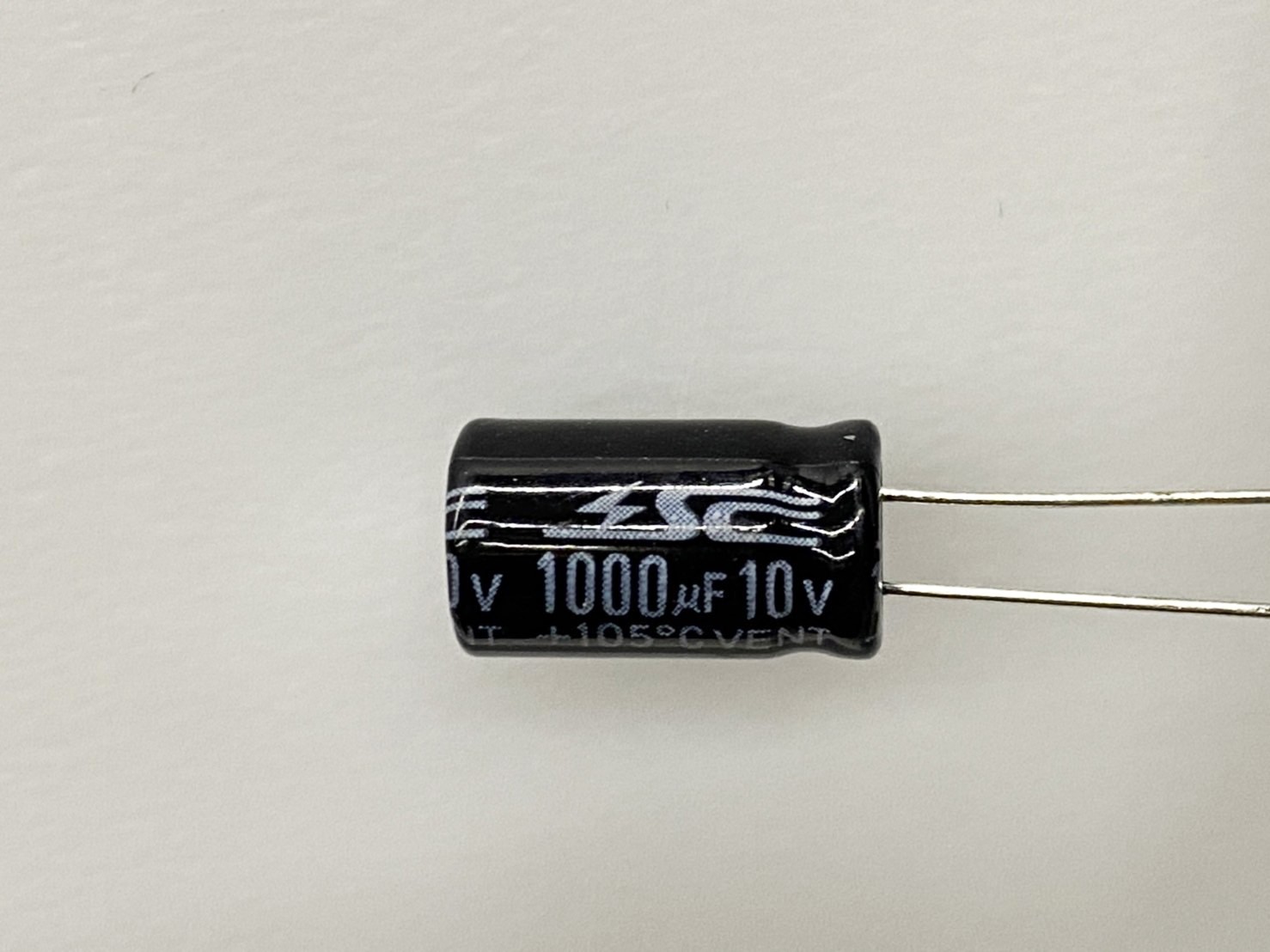 電解電容1000uF10V 5pcs ( EC1000uF10V814/105℃ )