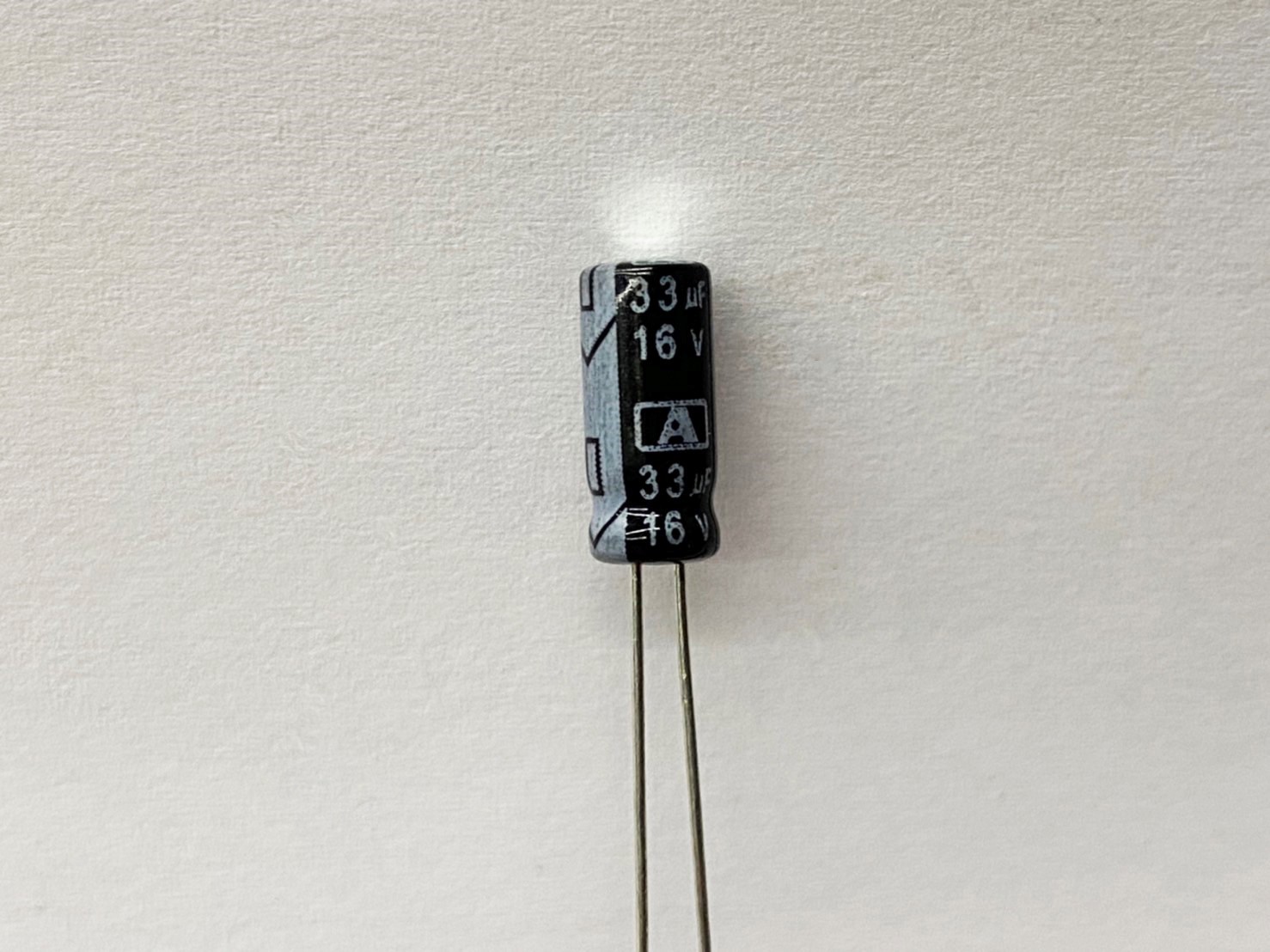 電解電容33uF16V 10pcs ( EC33uF16V 5x11/105℃ )