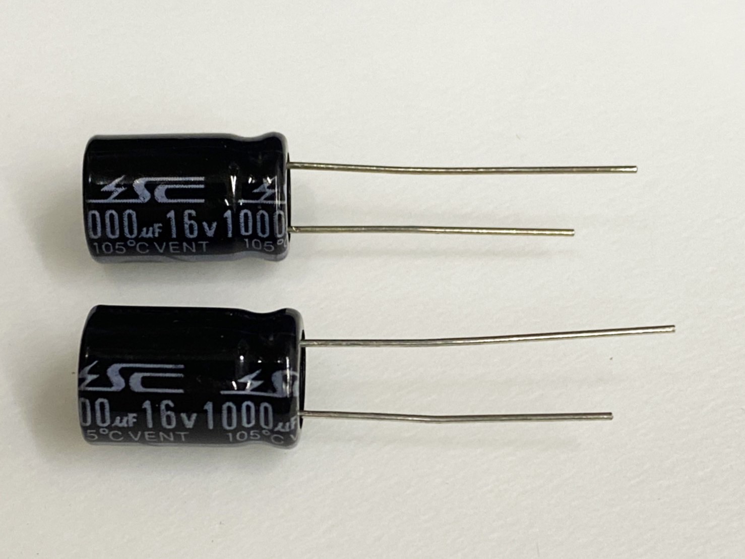 電解電容1000uF16V 2pcs ( EC1000uF16V 10x15/105℃ )