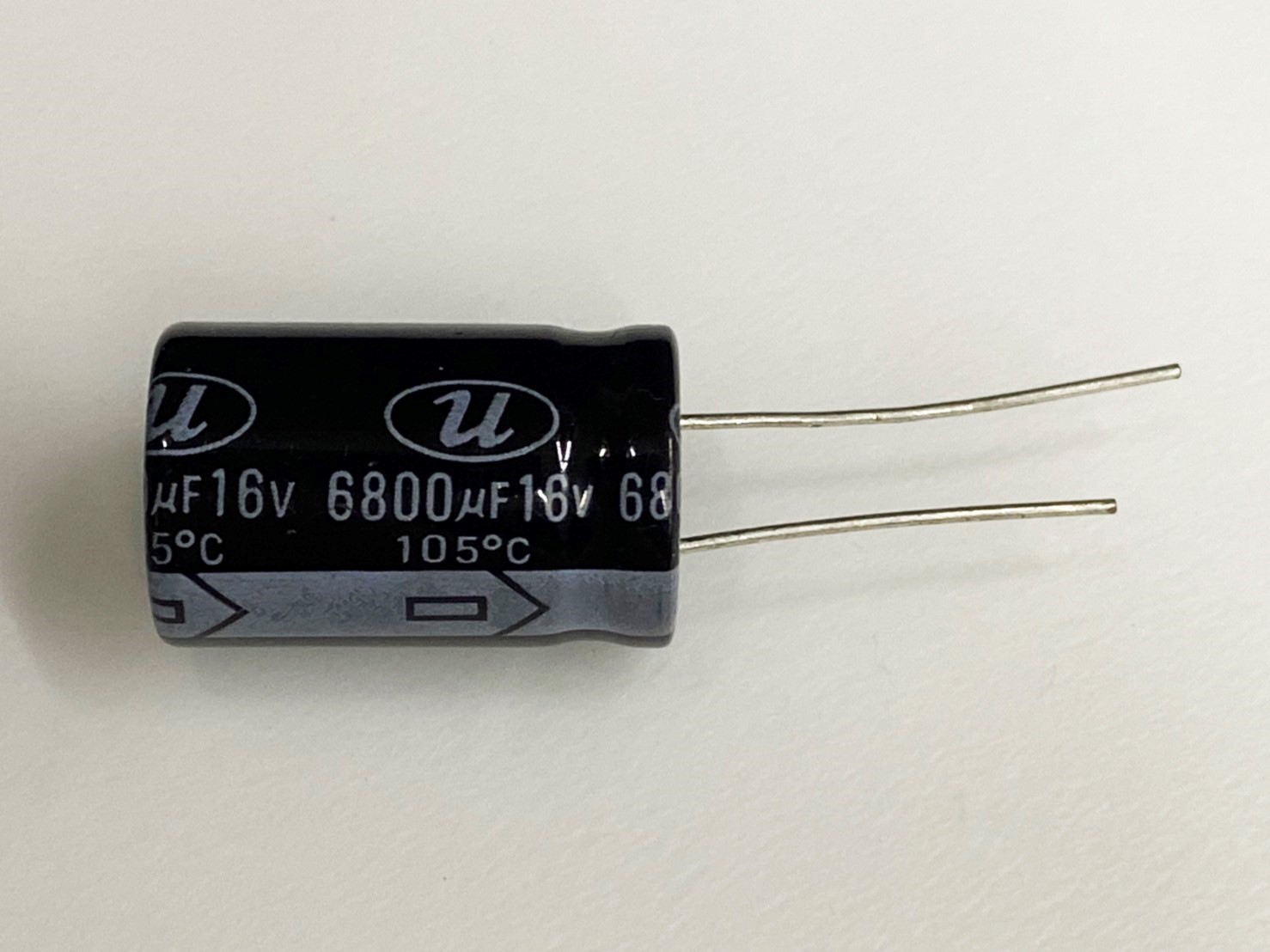 電解電容6800uF16V 1pcs ( EC6800uF16V 16x26/105℃ )