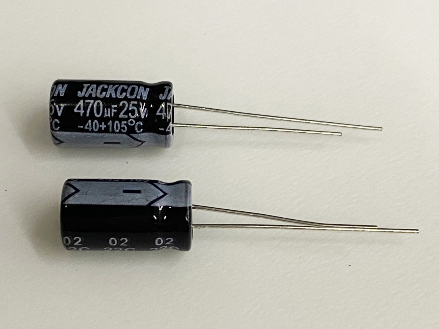 電解電容470uF25V 50pcs ( EC470uF25V 8x14/105℃ )