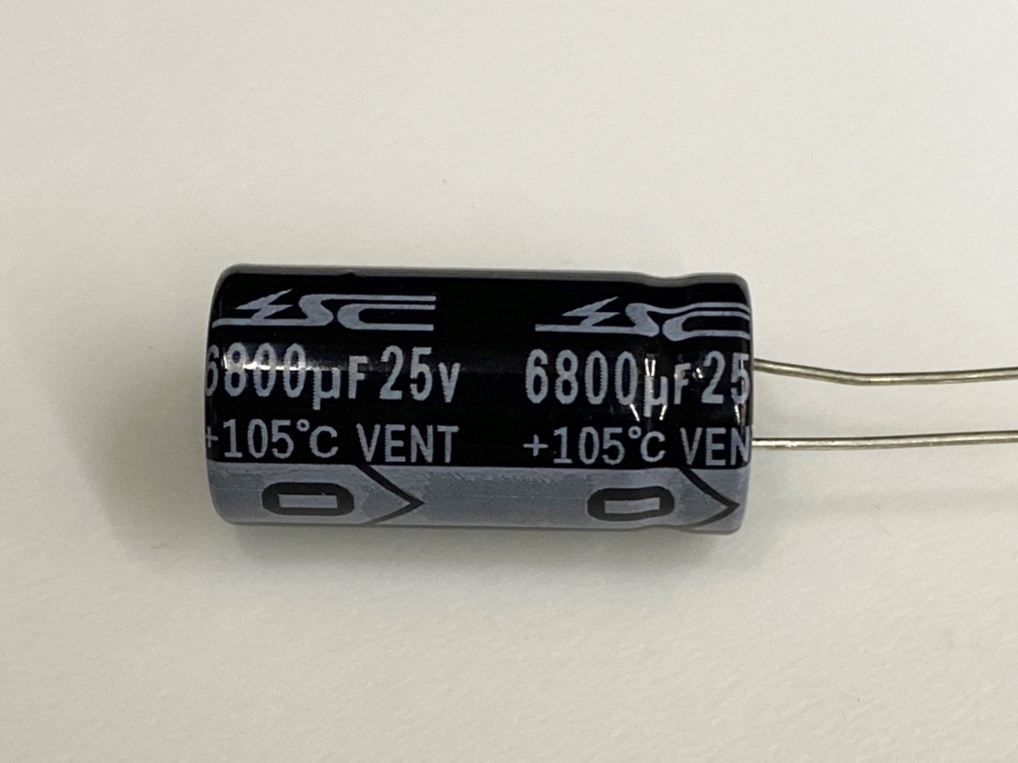 電解電容6800uF25V 1pcs ( EC6800uF25V 18x36/105℃ )