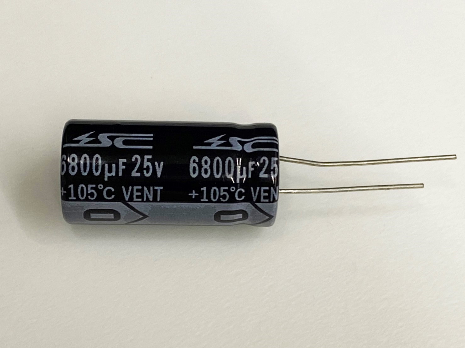 電解電容6800uF25V 1pcs ( EC6800uF25V 18x36/105℃ )