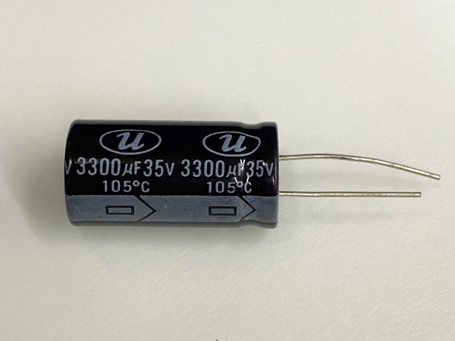 電解電容3300uF35V 1pcs ( EC3300uF35V 16x31/105℃ )