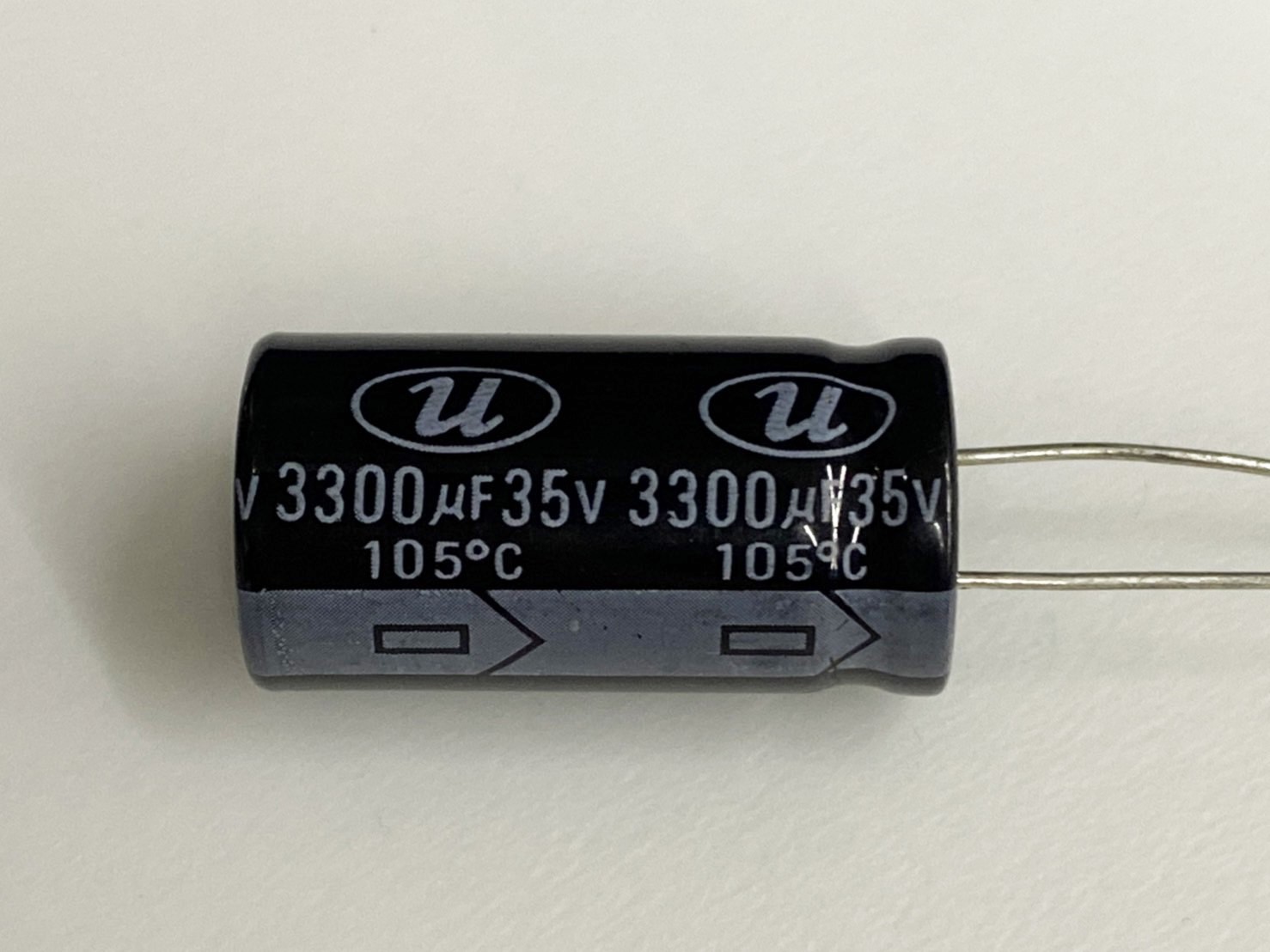 電解電容3300uF35V 1pcs ( EC3300uF35V 16x31/105℃ )
