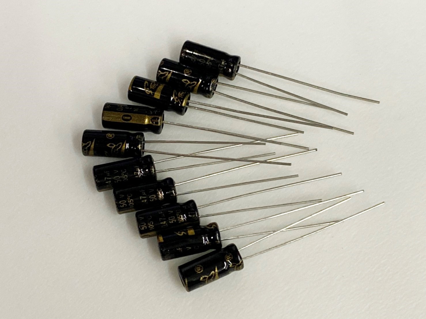 電解電容0.47uF50V 10pcs ( EC0.47uF50V 5x11/105℃ )