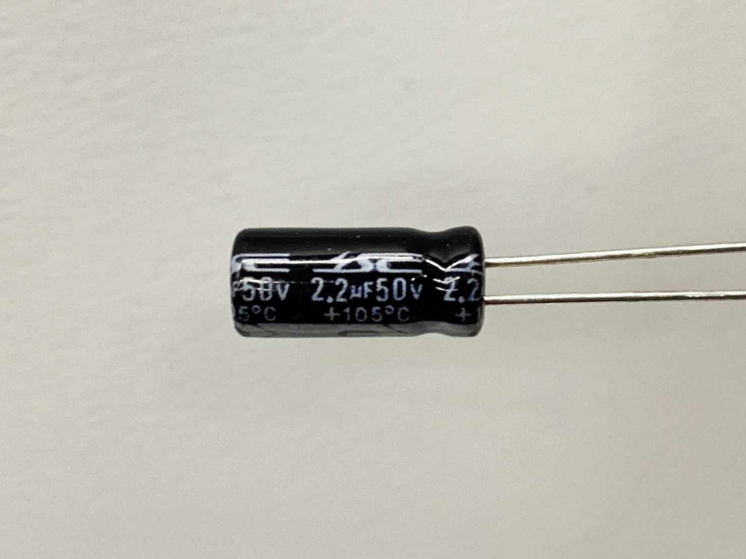 電解電容2.2uF50V 10pcs ( EC2.2uF50V 5x11/105℃ )