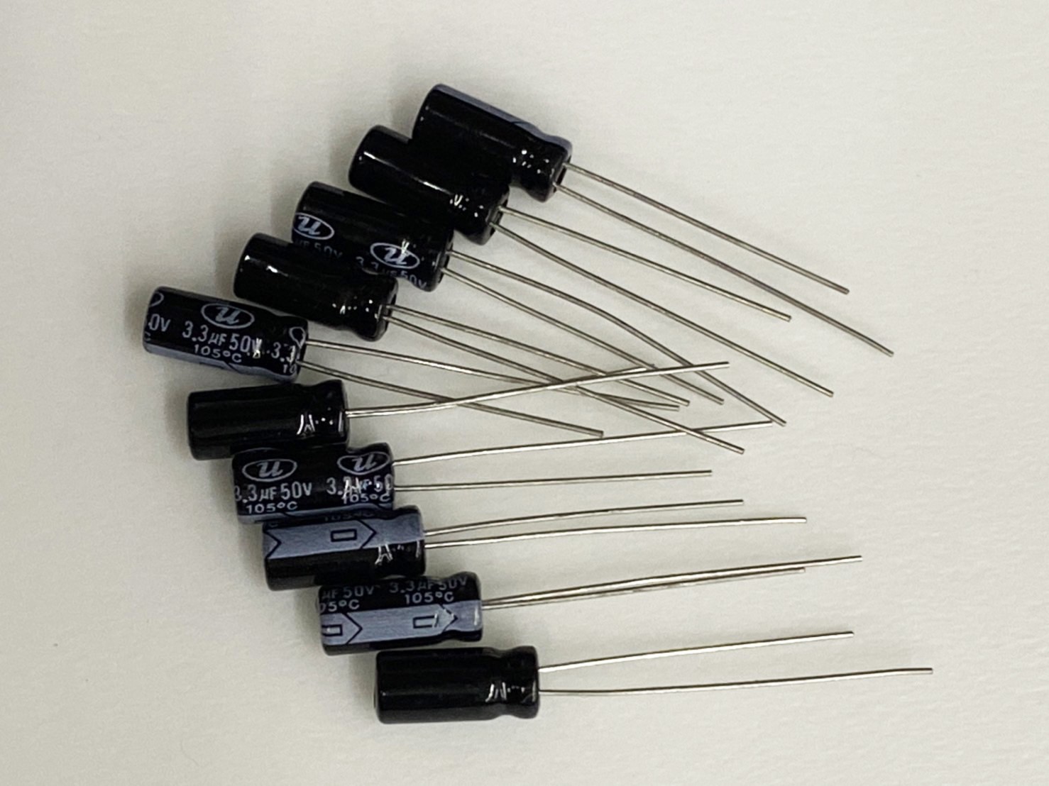 電解電容3.3uF50V 10pcs ( EC3.3uF50V 5x11/105℃ )