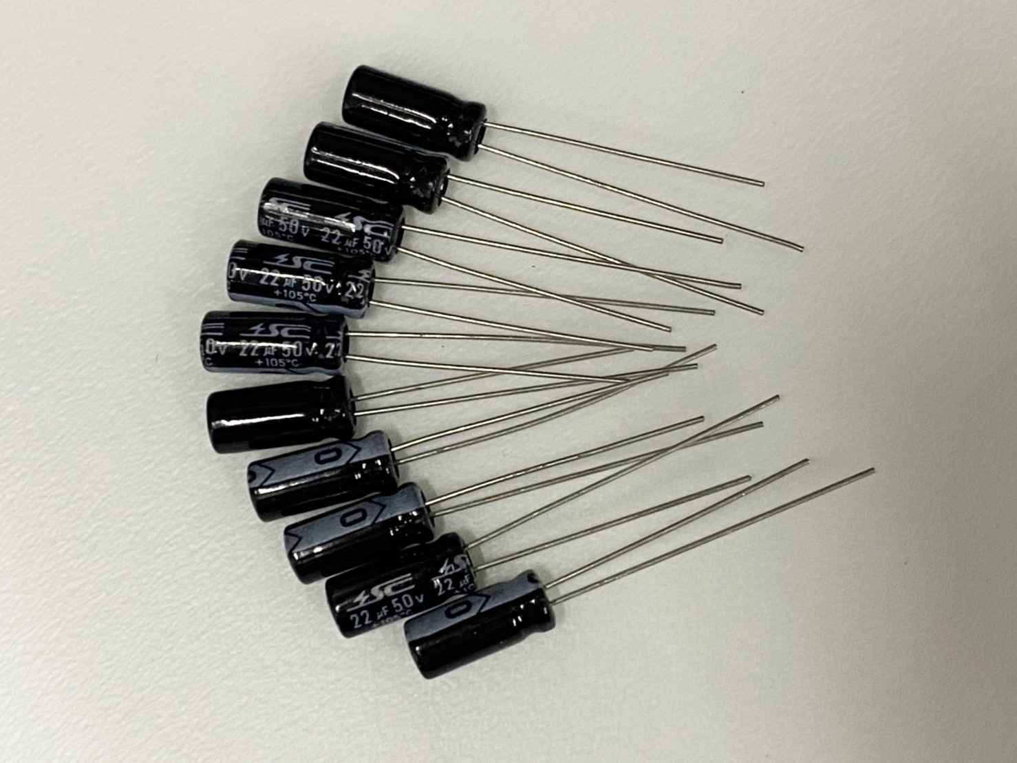 電解電容22uF50V 10pcs ( EC22uF50V 5x11/105℃ )