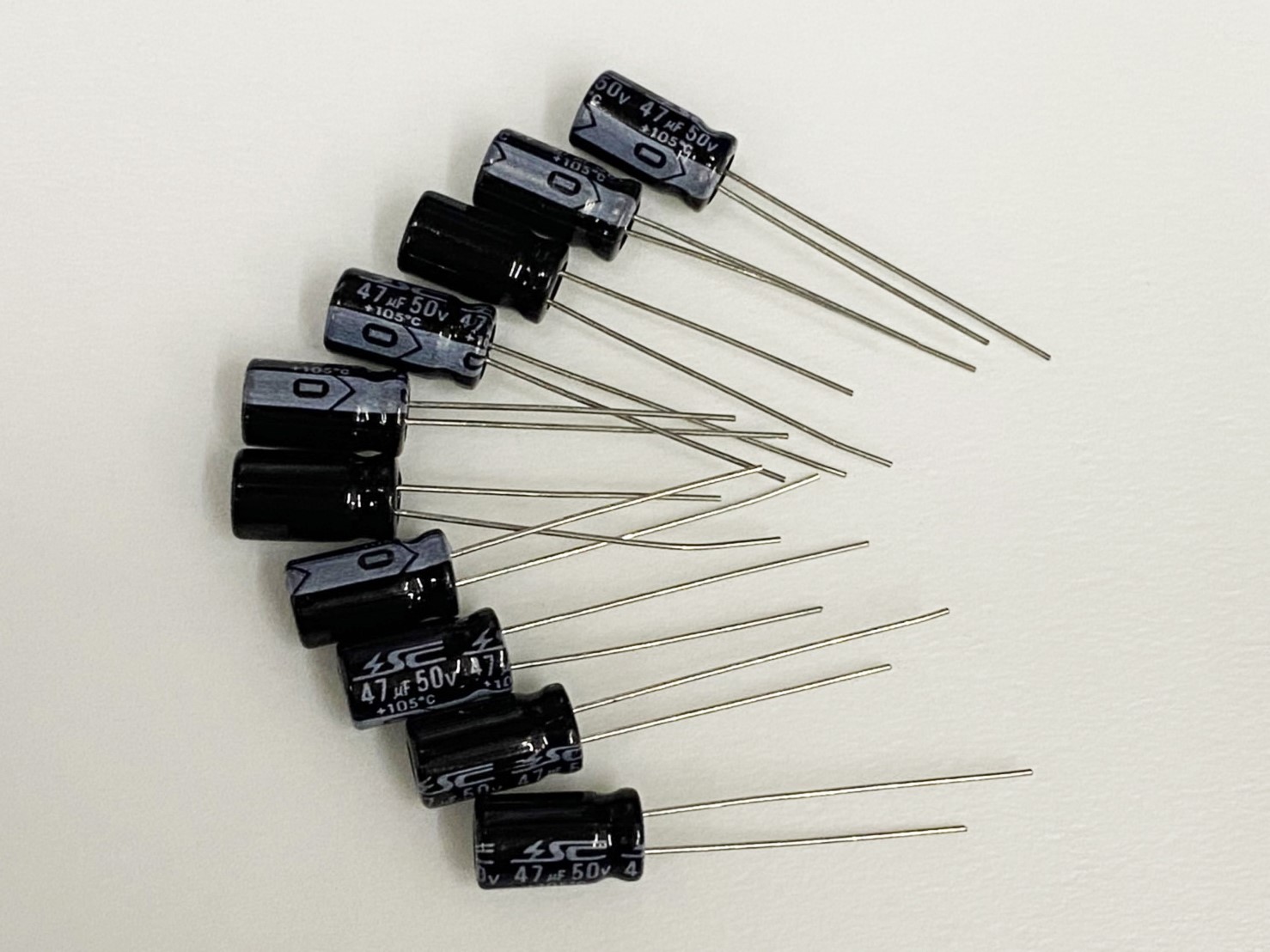 電解電容47uF50V 10pcs ( EC47uF50V 6x11/105℃ )