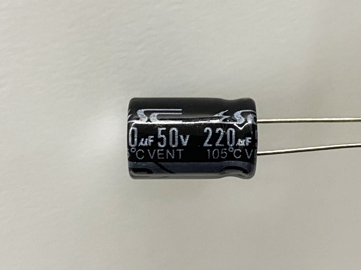 電解電容220uF50V 2pcs ( EC220uF50V 10x15/105℃ )