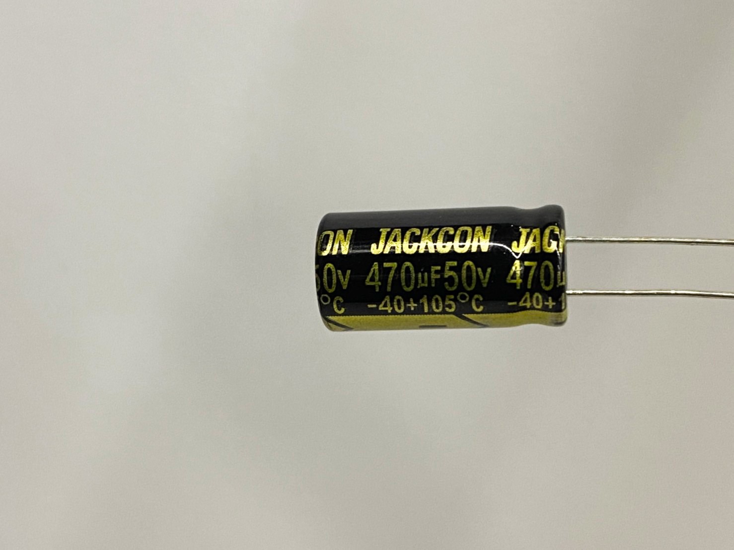 低漏電電容470uF50V 1pcs ( LESR470uF50V 10x20/105℃ )