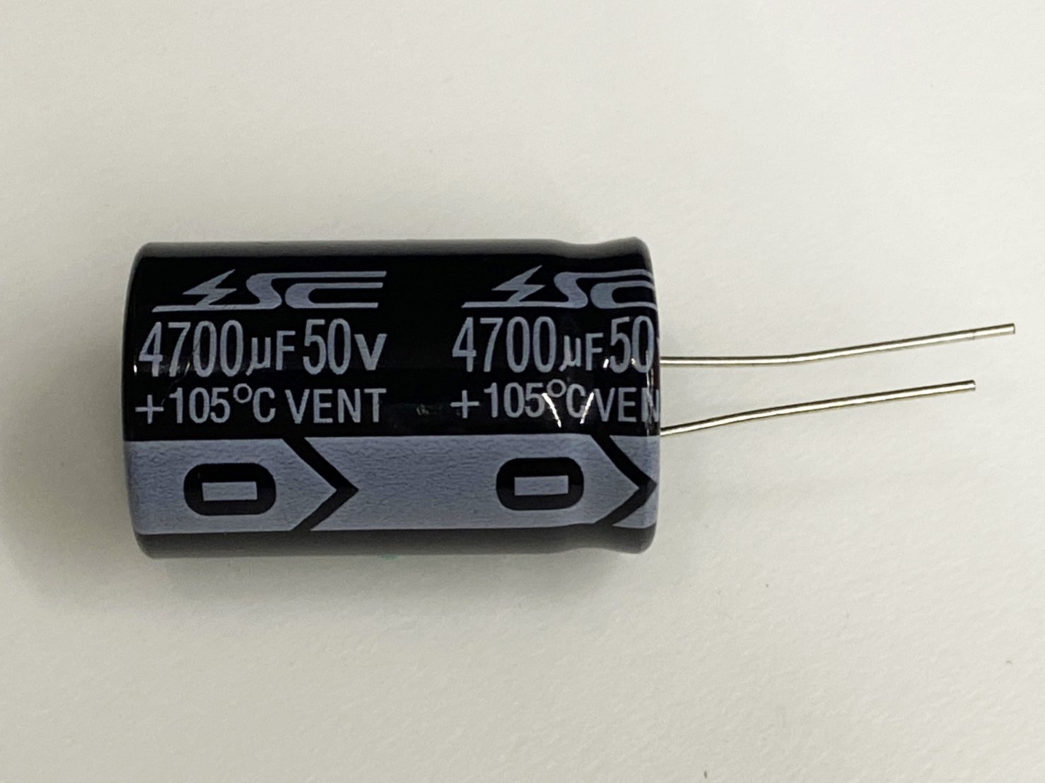 電解電容4700uF50V 1pcs ( EC4700uF50V 22x36/105℃ )