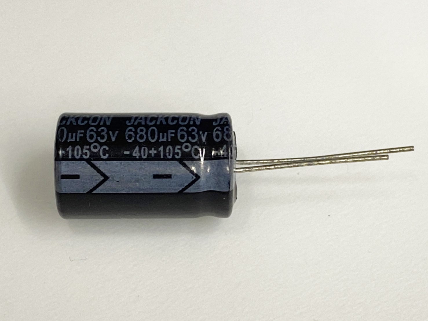 電解電容680uF63V 1pcs ( EC680uF63V 16x26/105℃ )