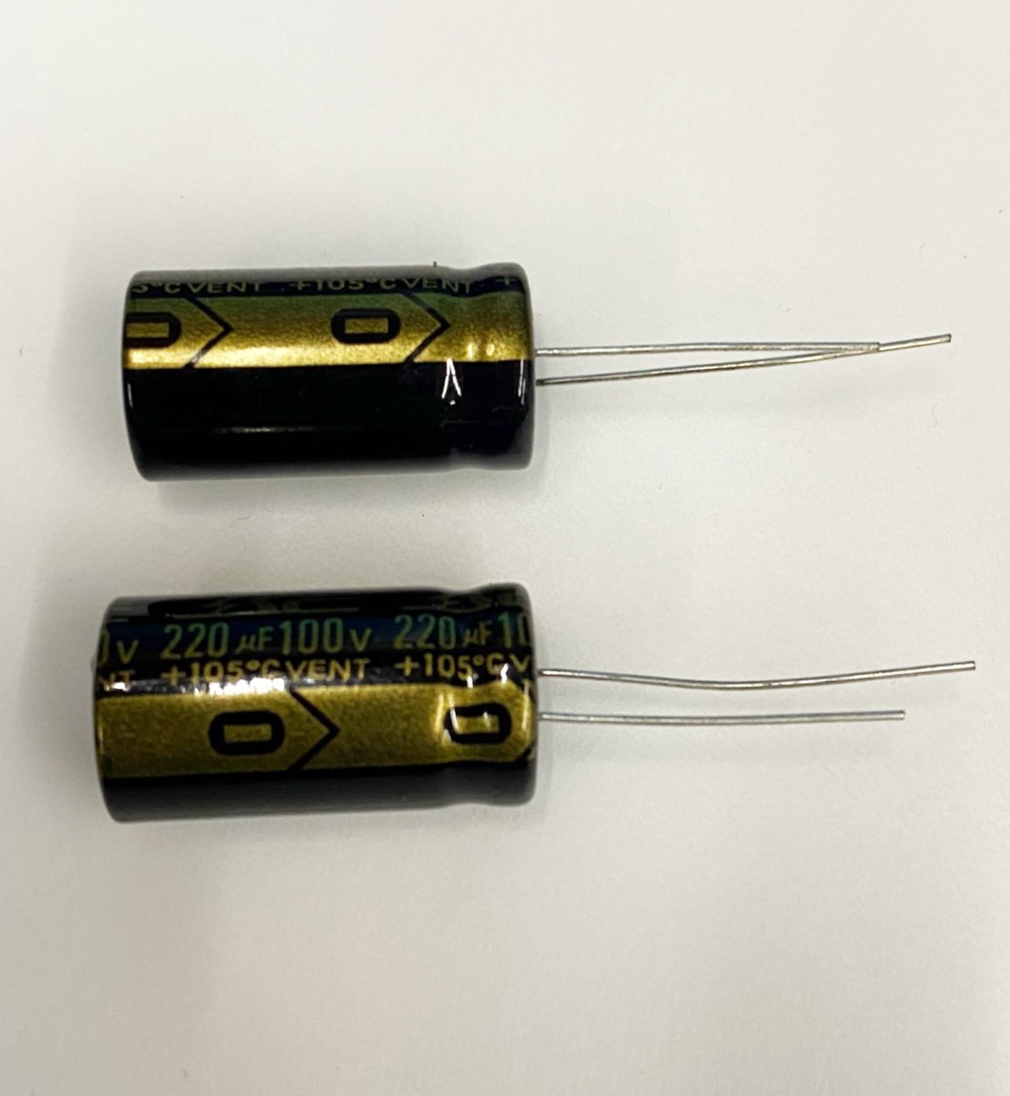 低漏電電容220uF100V 2pcs ( LESR220uF100V 13x20/105℃ )