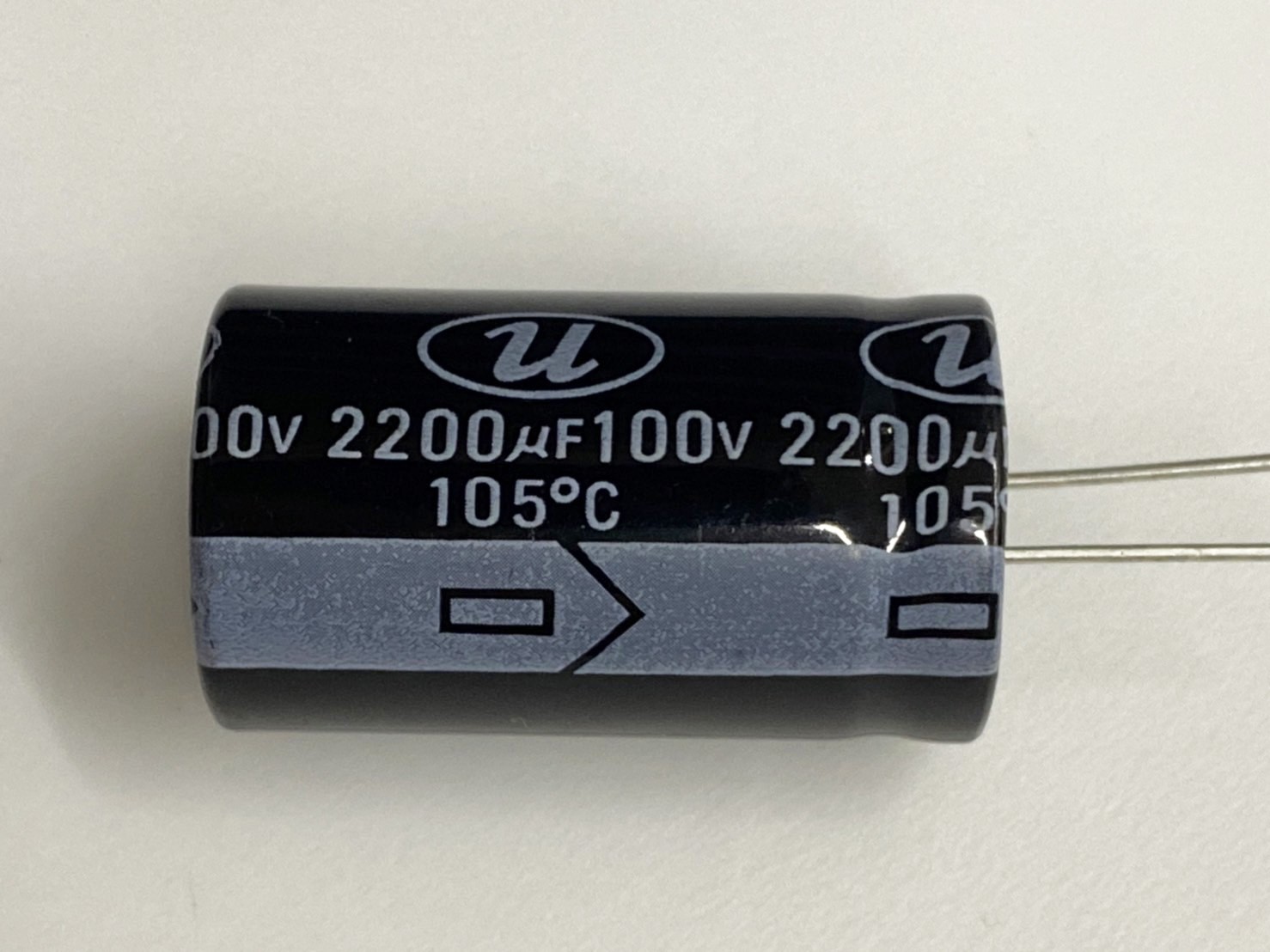 電解電容2200uF100V 1pcs ( EC2200uF100V 25x45/105℃ )