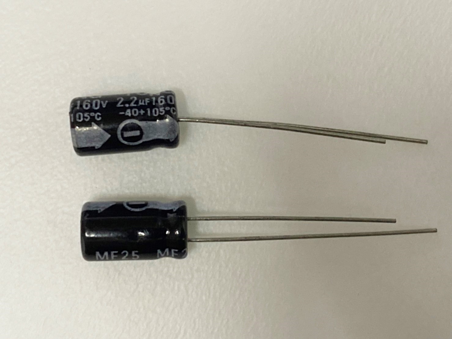 電解電容2.2uF160V 2pcs ( EC2.2uF160V 6.3x11/105℃ )