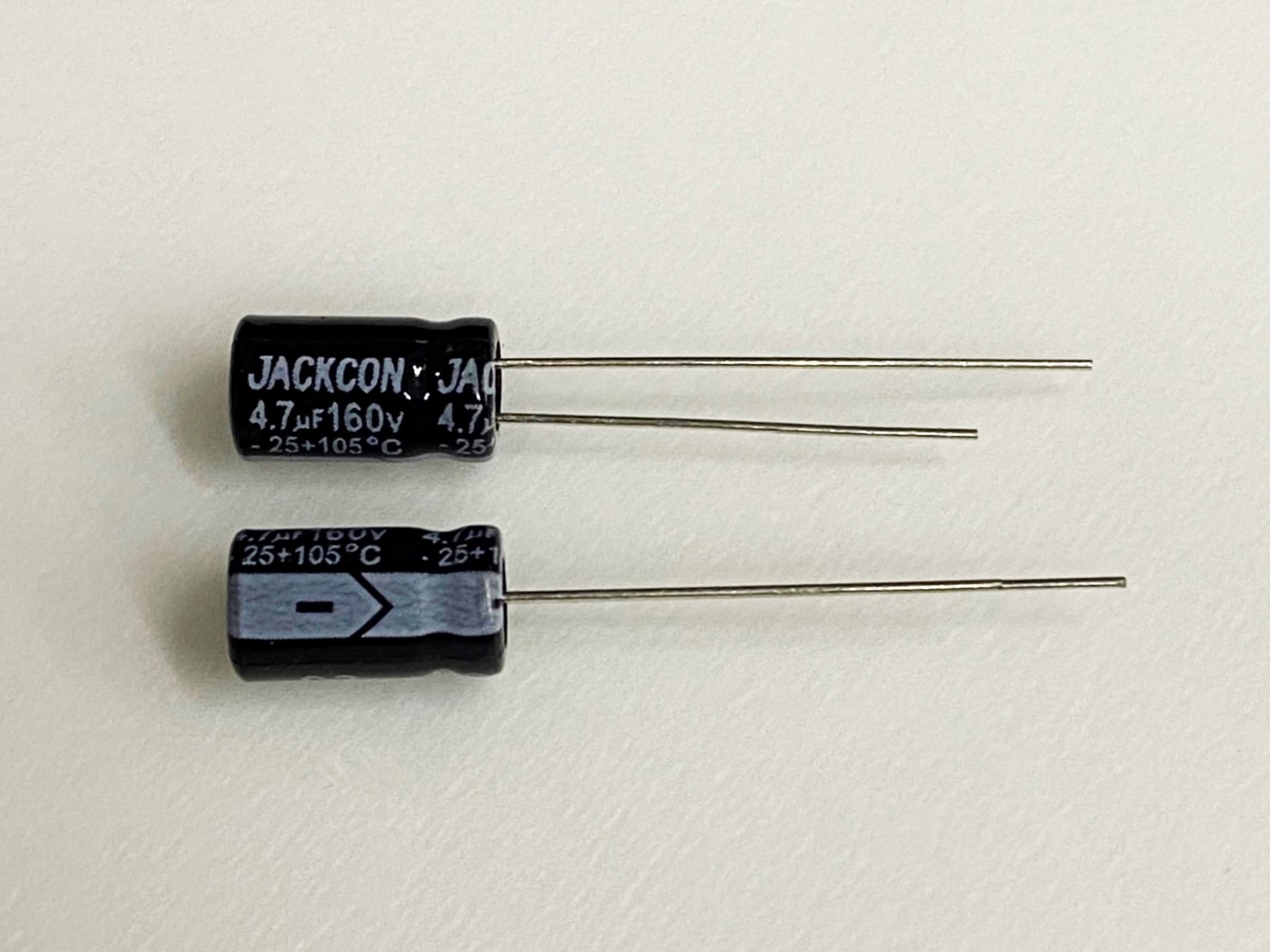 電解電容4.7uF160V 2pcs ( EC4.7uF160V 6.3x11/105℃ )