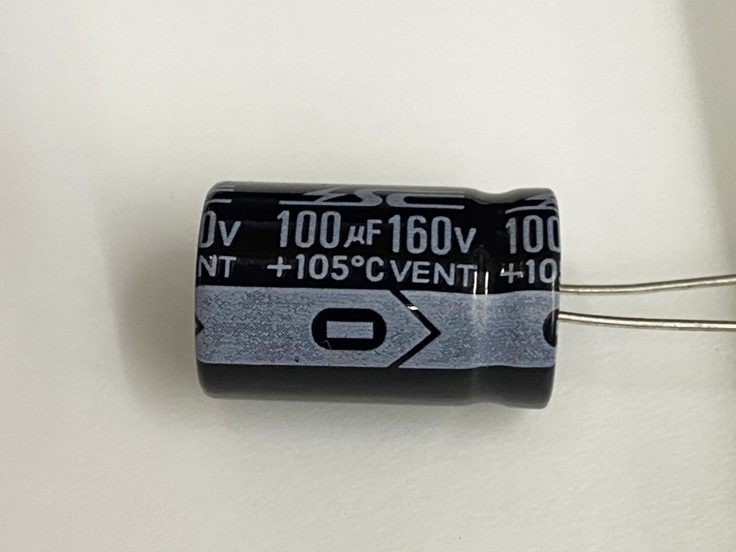 電解電容100uF160V 1pcs ( EC100uF160V 13x26/105℃ )
