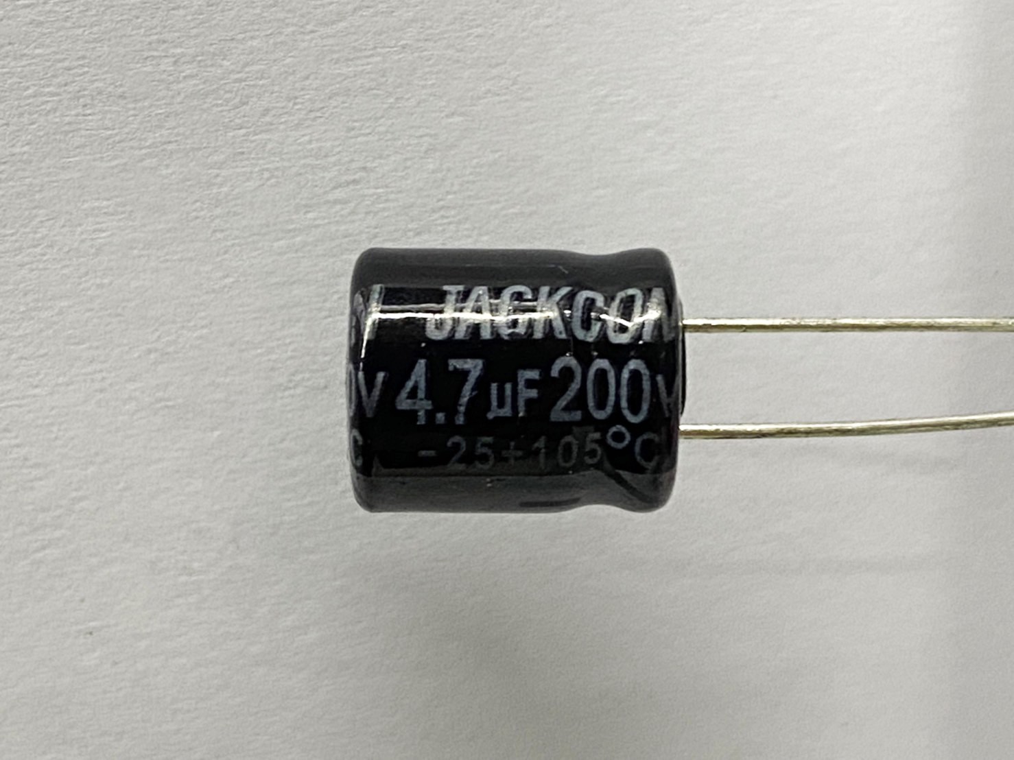 電解電容4.7uF200V 2pcs ( EC4.7uF200V 10x12/105℃ )