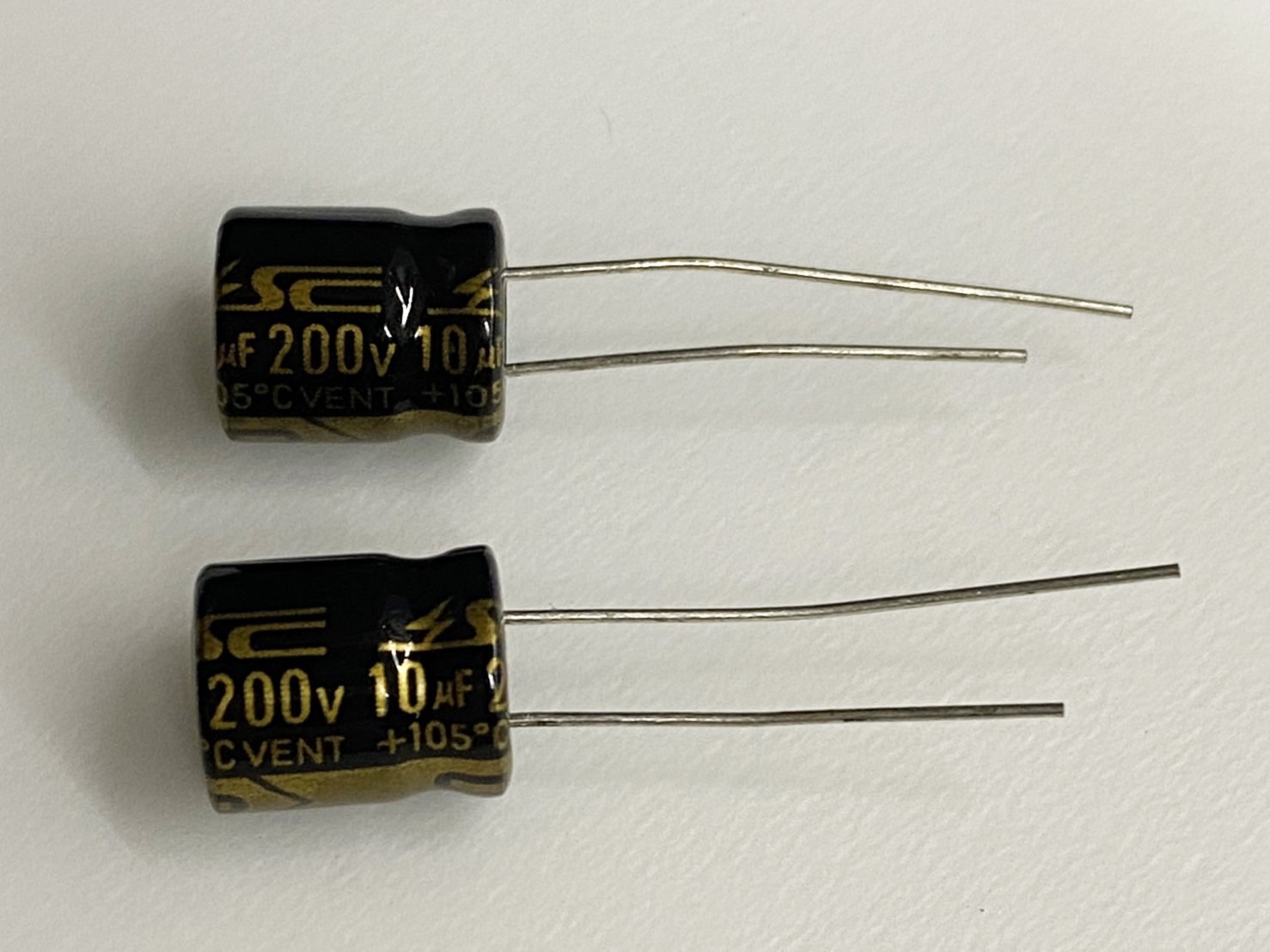 電解電容10uF200V 2pcs ( EC10uF200V 10x13/105℃ )