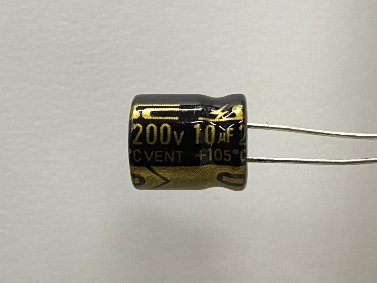 電解電容10uF200V 2pcs ( EC10uF200V 10x13/105℃ )