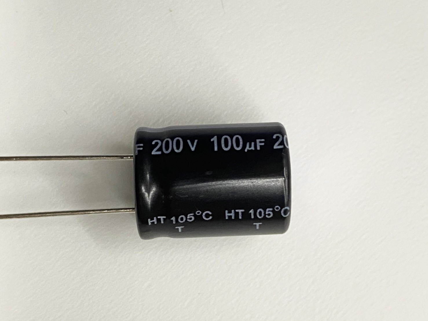 電解電容100uF200V 1pcs ( EC100uF200V 16x21/105℃ )