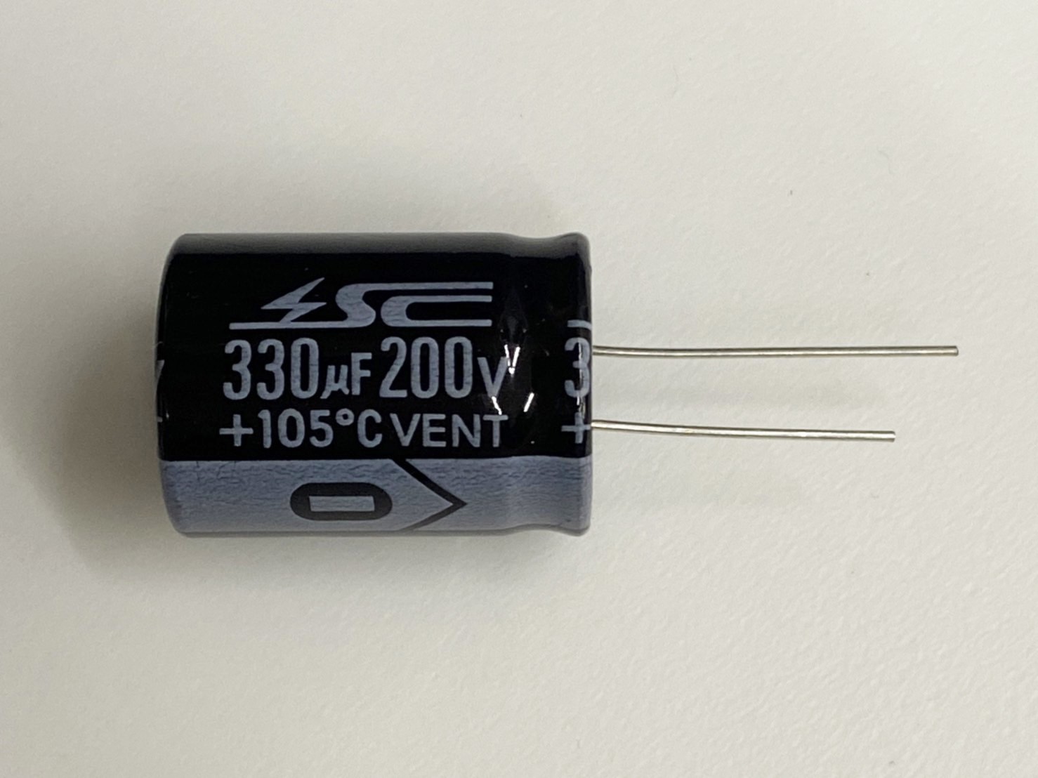 電解電容330uF200V 1pcs ( EC330uF200V 22x30/105℃ )