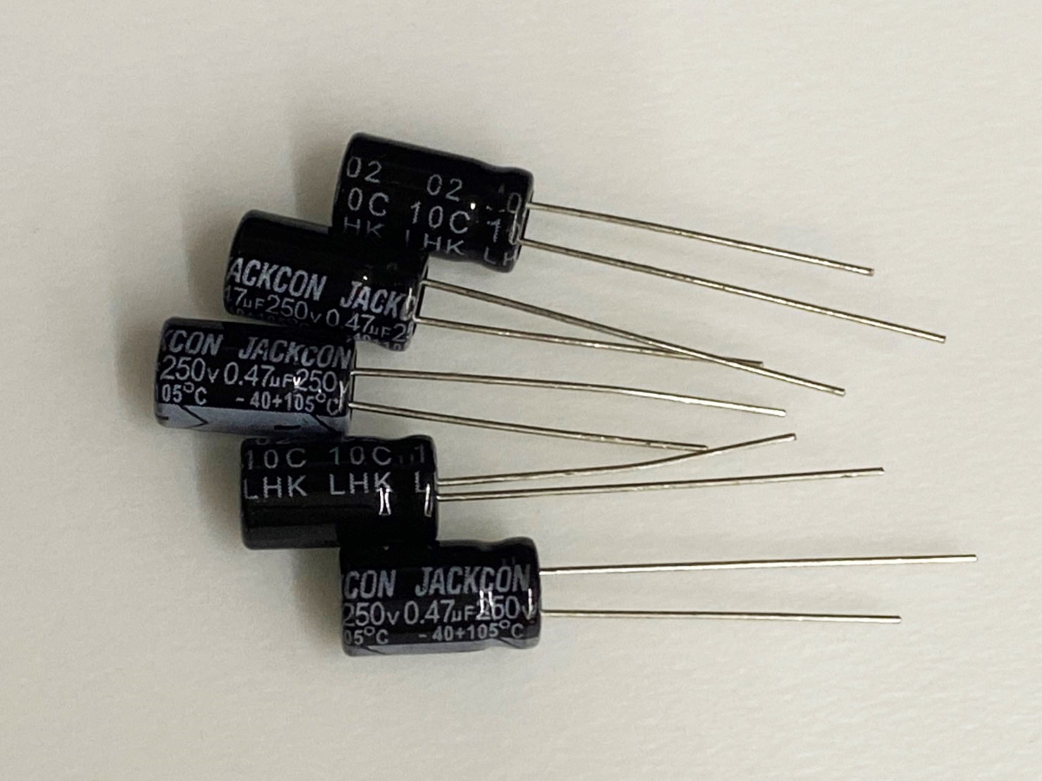 電解電容0.47uF250V 5pcs ( EC0.47uF250V 6x11/105℃ )