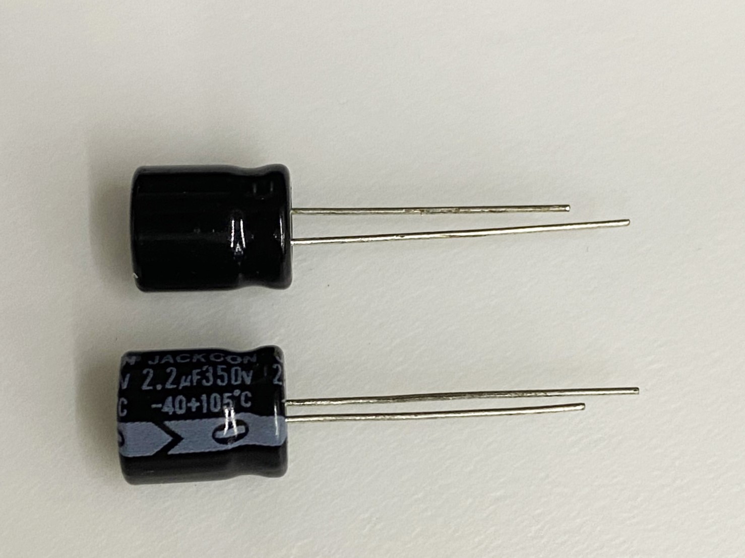 電解電容2.2uF350V 2pcs ( EC2.2uF350V 10x12/105℃ )