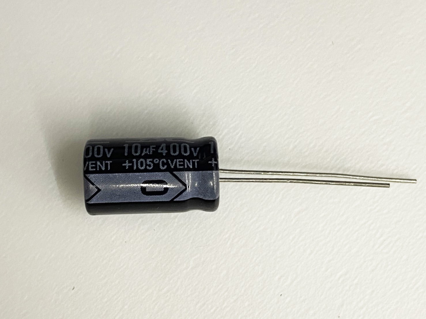 電解電容10uF400V 1pcs ( EC10uF400V 10x17/105℃ )