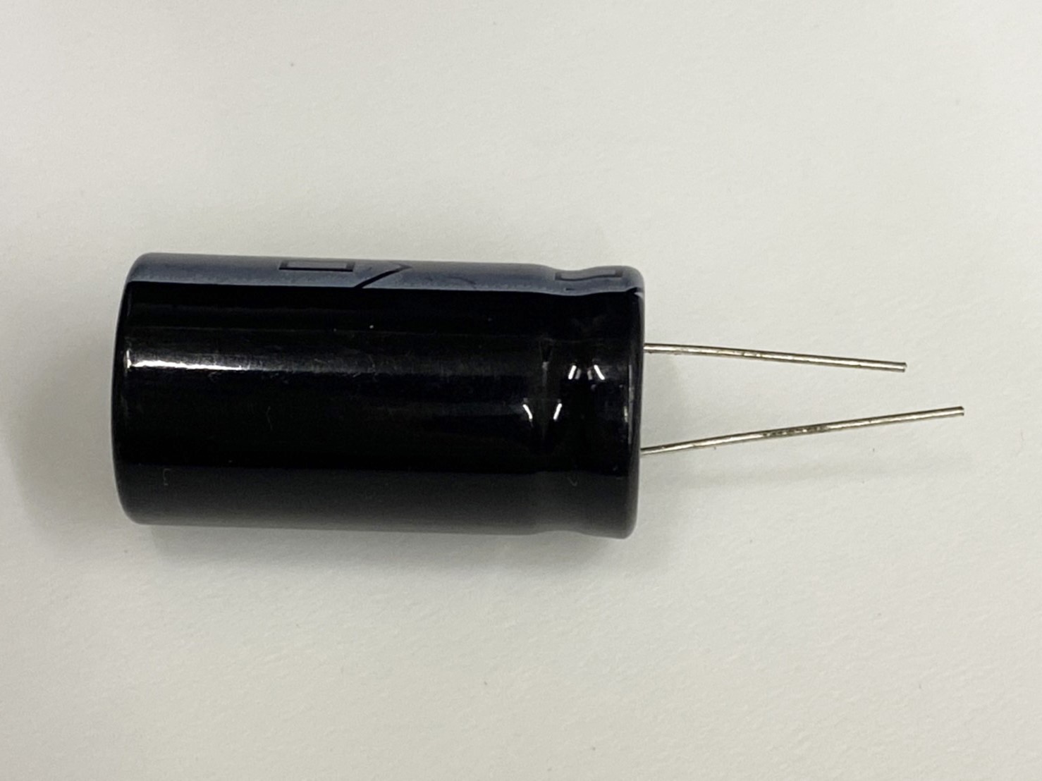 電解電容150uF400V 1pcs ( EC150uF400V 22x42/105℃ )