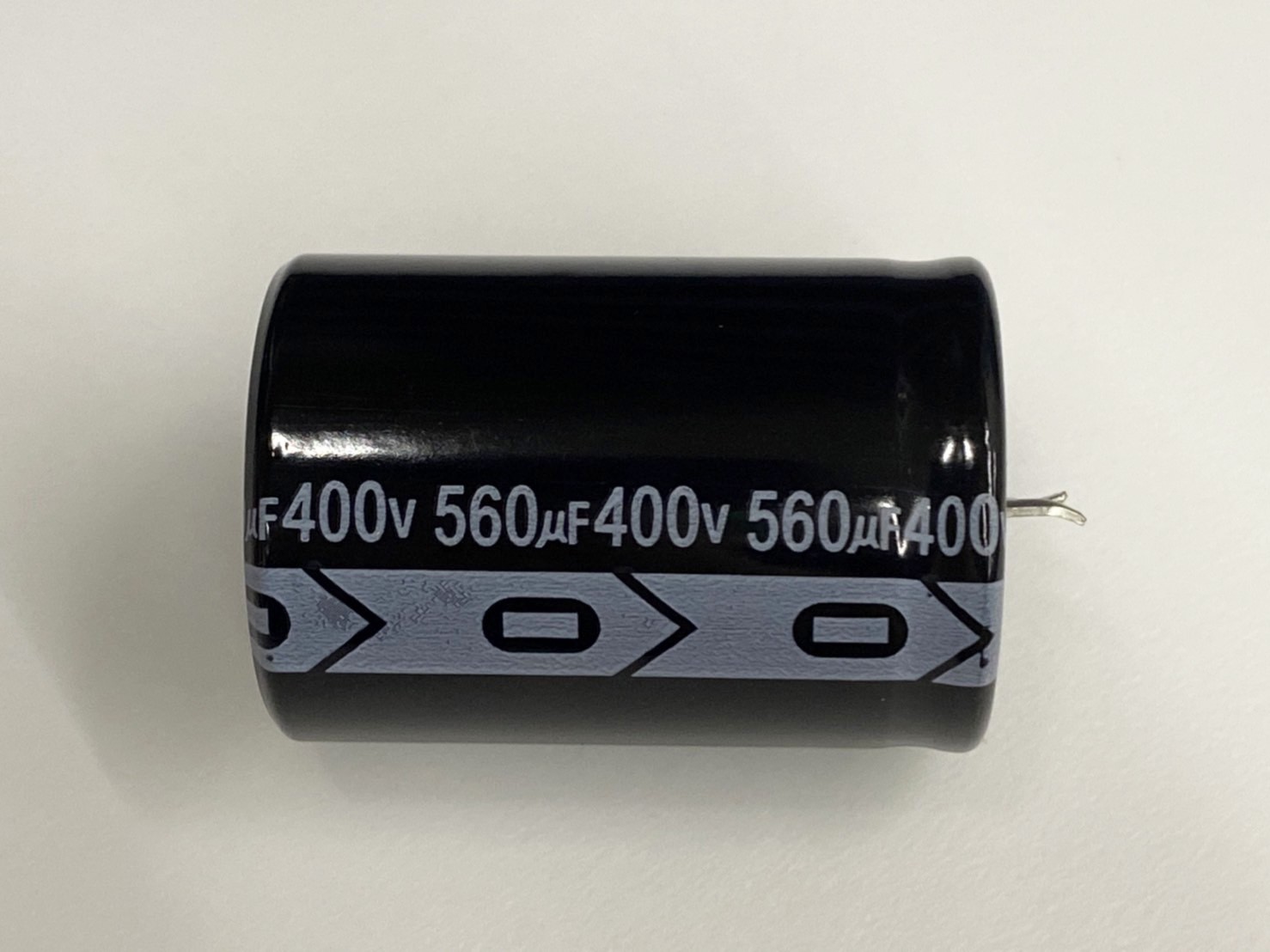 電解電容560uF400V 1pcs ( EC560uF400V 35x50牛角型/105℃ )