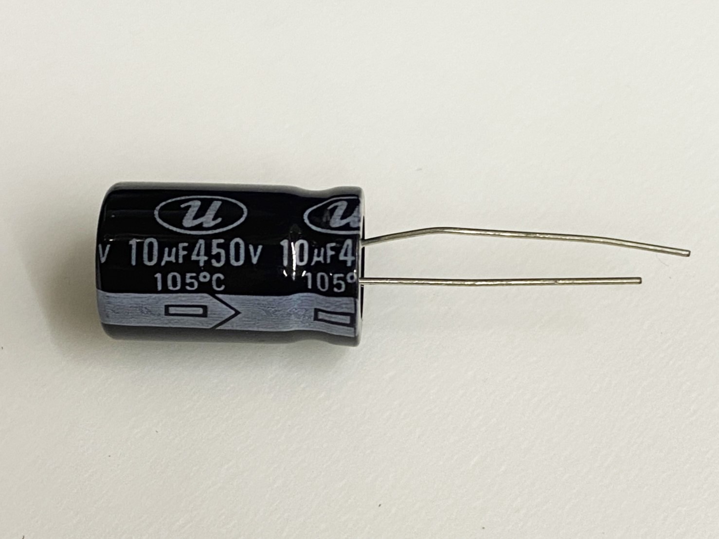 電解電容10uF450V 1pcs ( EC10uF450V 13x21/105℃ )