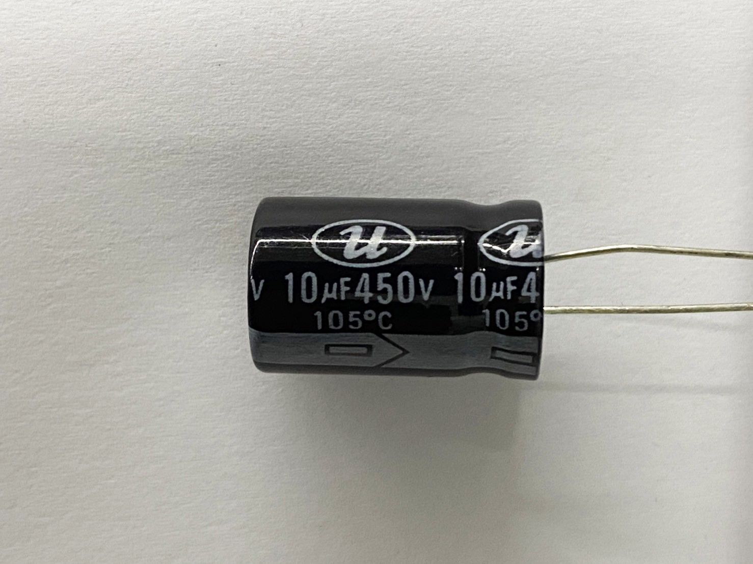 電解電容10uF450V 1pcs ( EC10uF450V 13x21/105℃ )