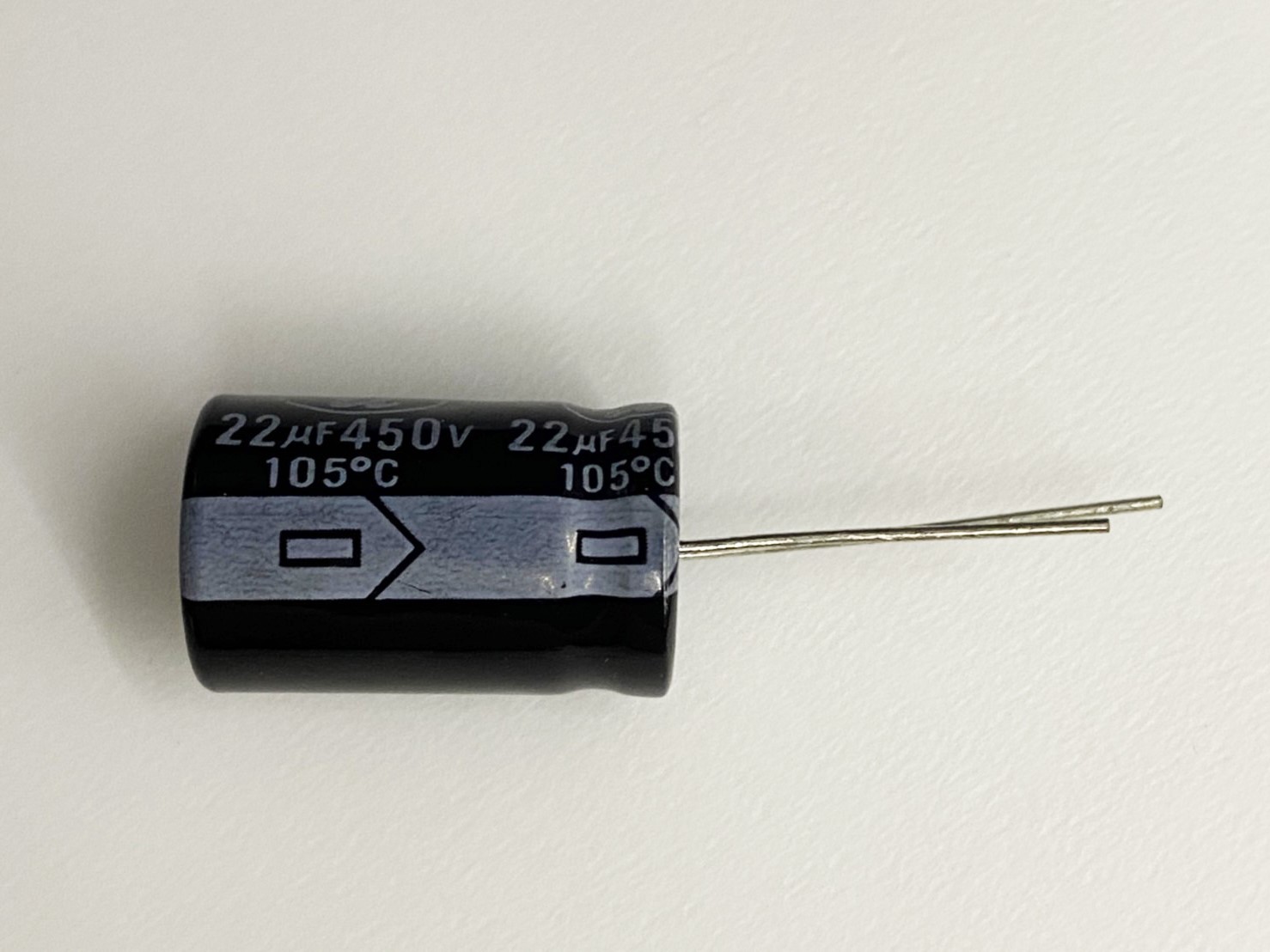 電解電容22uF450V 1pcs ( EC22uF450V 13x26/105℃ )