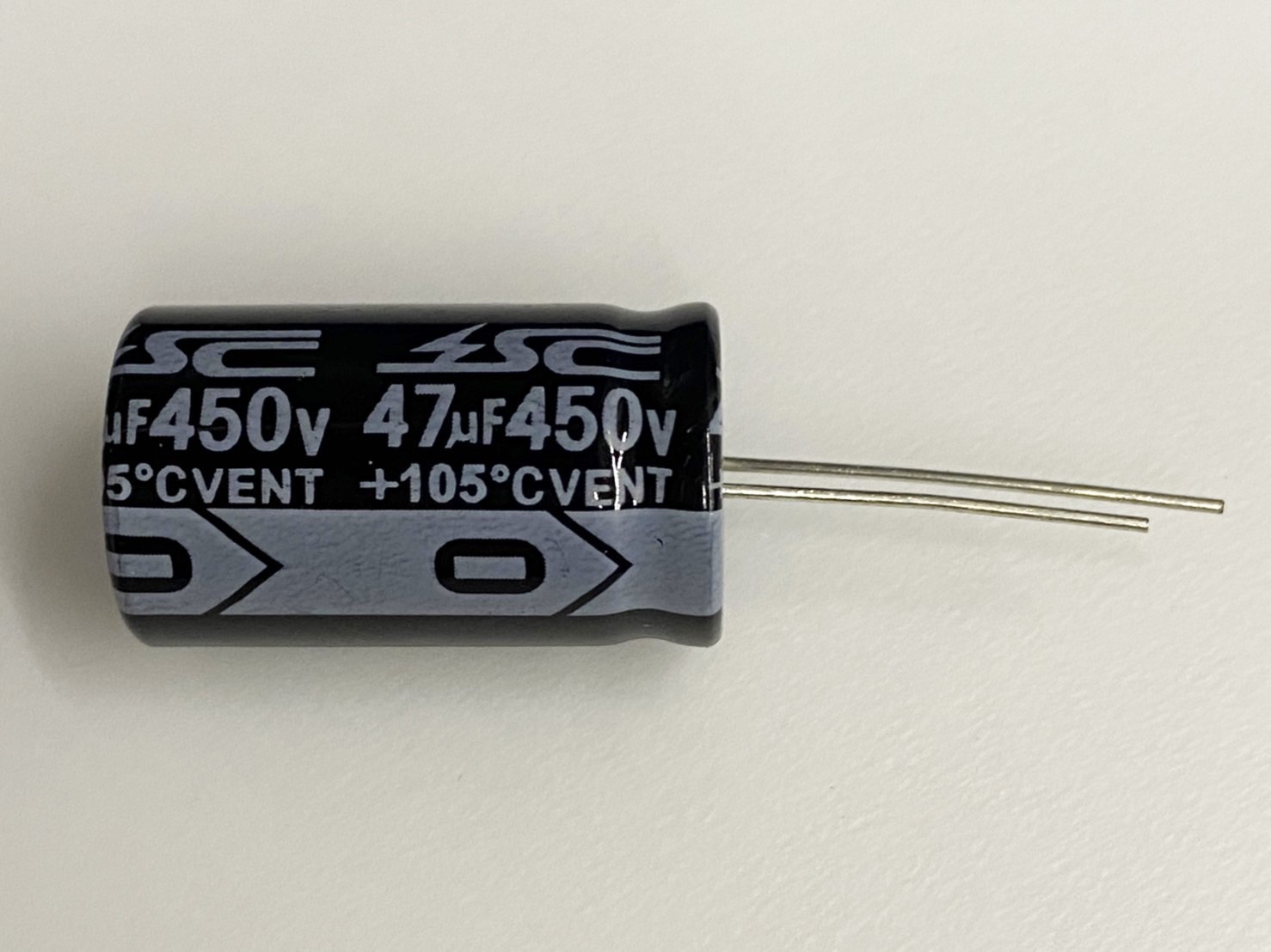 電解電容47uF450V 1pcs ( EC47uF450V 16x31/105℃ )