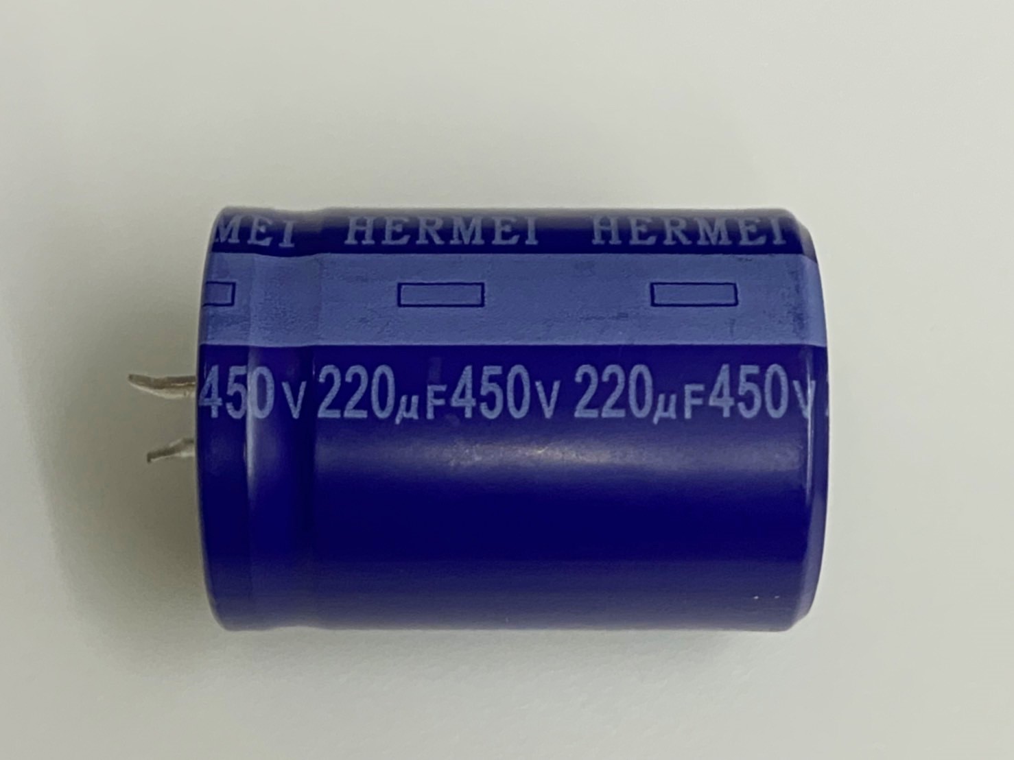 電解電容220uF450V 1pcs ( EC220uF450V 30x40/105℃ )