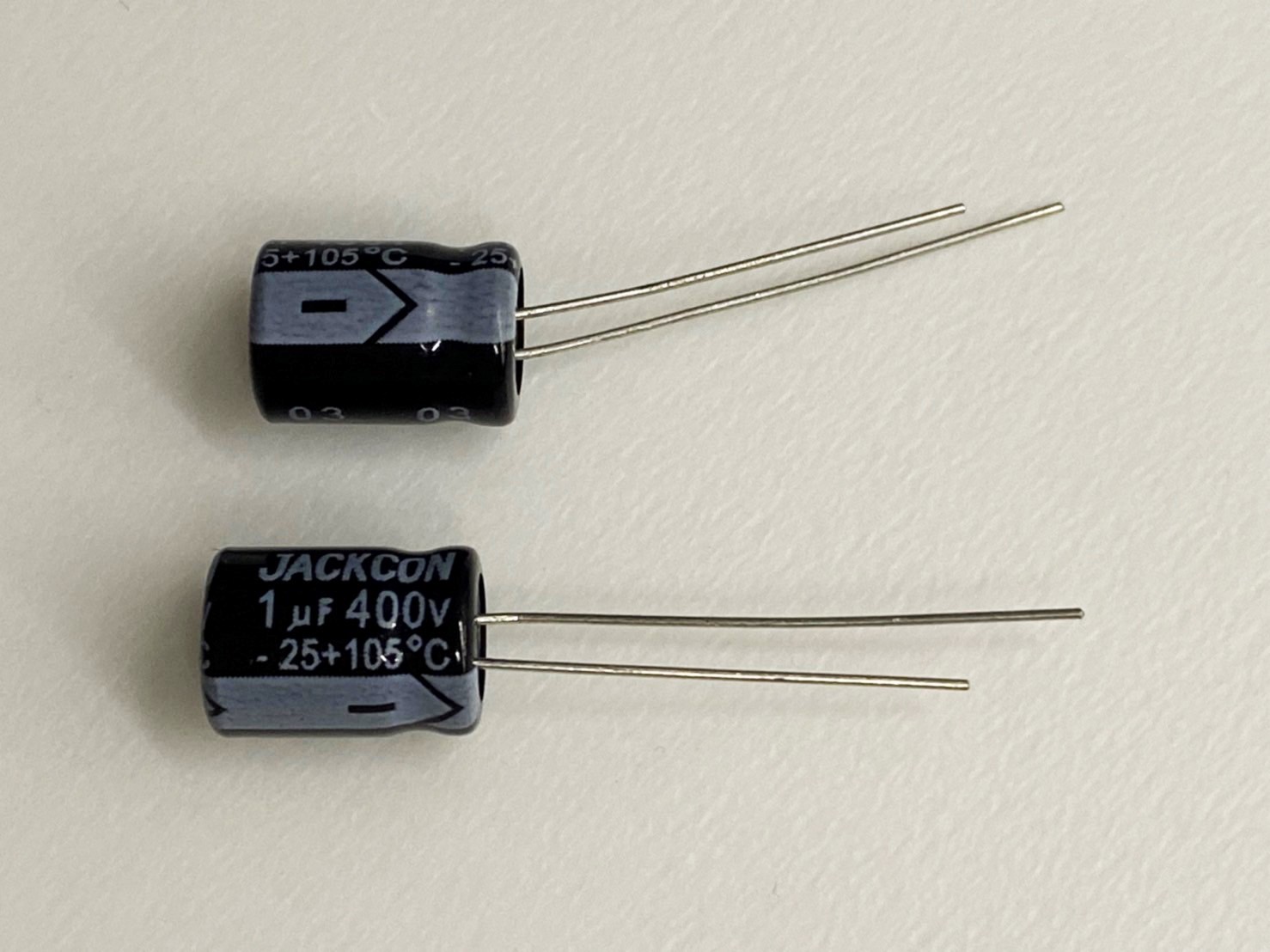 電解電容1uF400V 2pcs ( EC1uF400V 8x11/105℃ )
