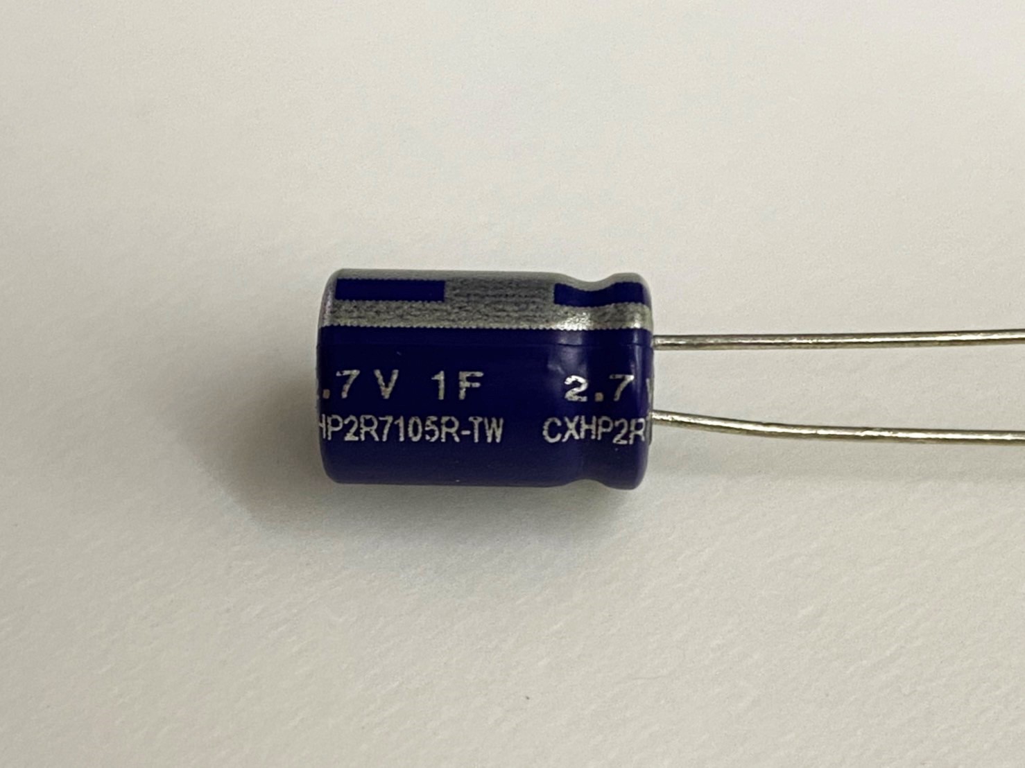 陸製超級電容1F/2.7V 1pcs ( 1333-1.0 ( 8x13mm ) )