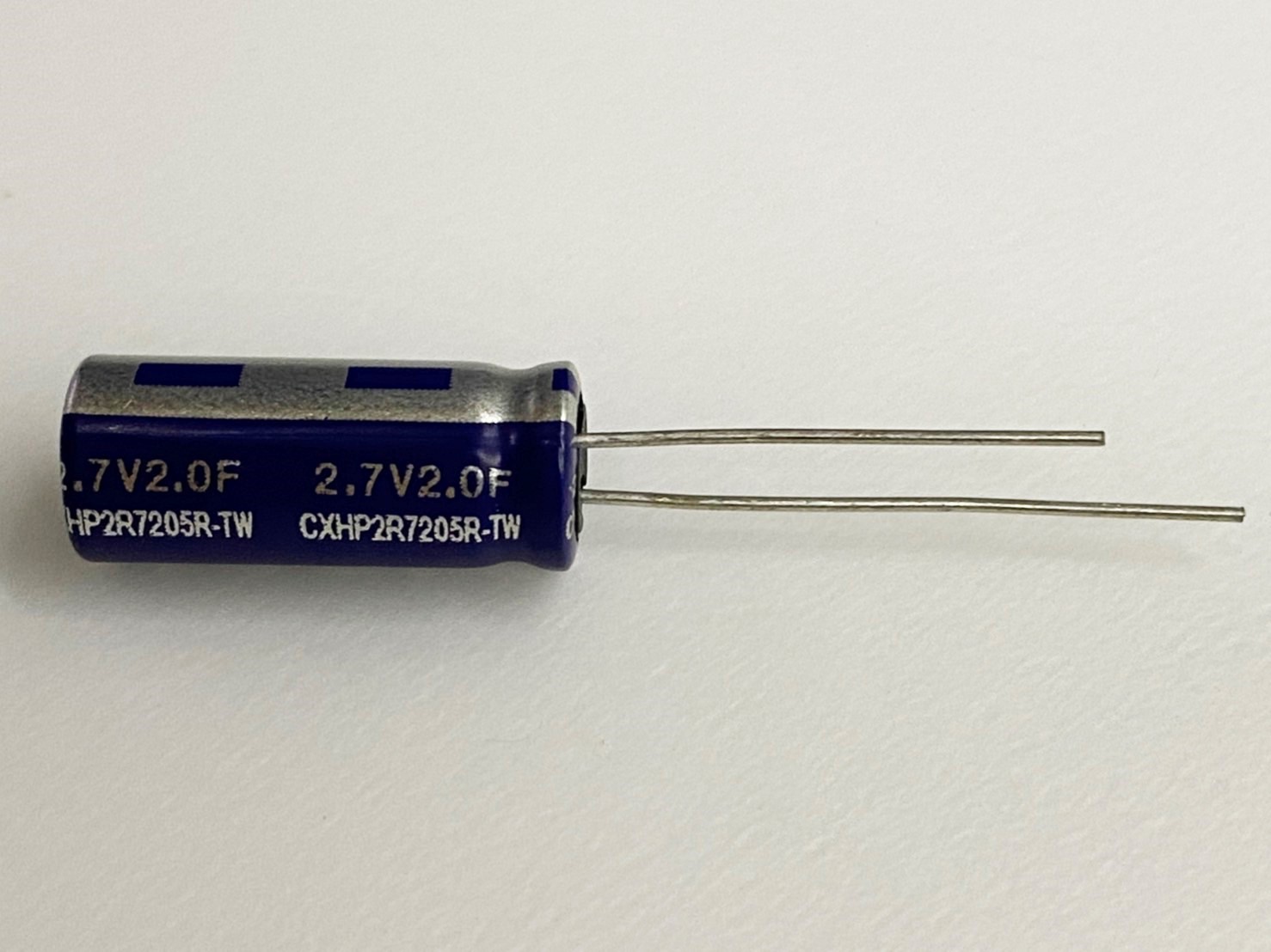 陸製超級電容2F/2.7V 1pcs ( 1333-2.0 ( 8x20mm ) )