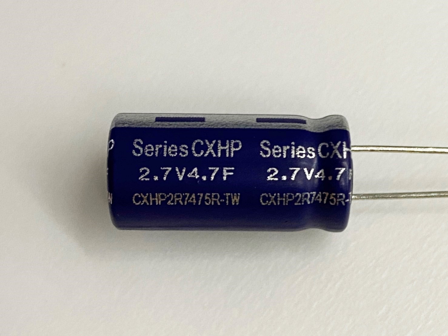 陸製超級電容4.7F/2.7V 1pcs ( 1333-4.7 ( 10x20mm ) )