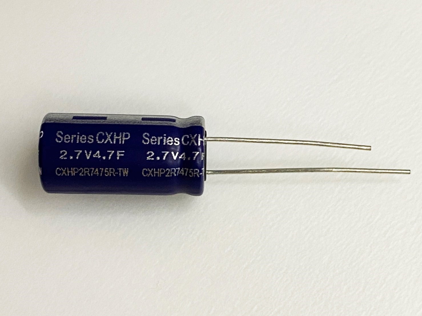 陸製超級電容4.7F/2.7V 1pcs ( 1333-4.7 ( 10x20mm ) )
