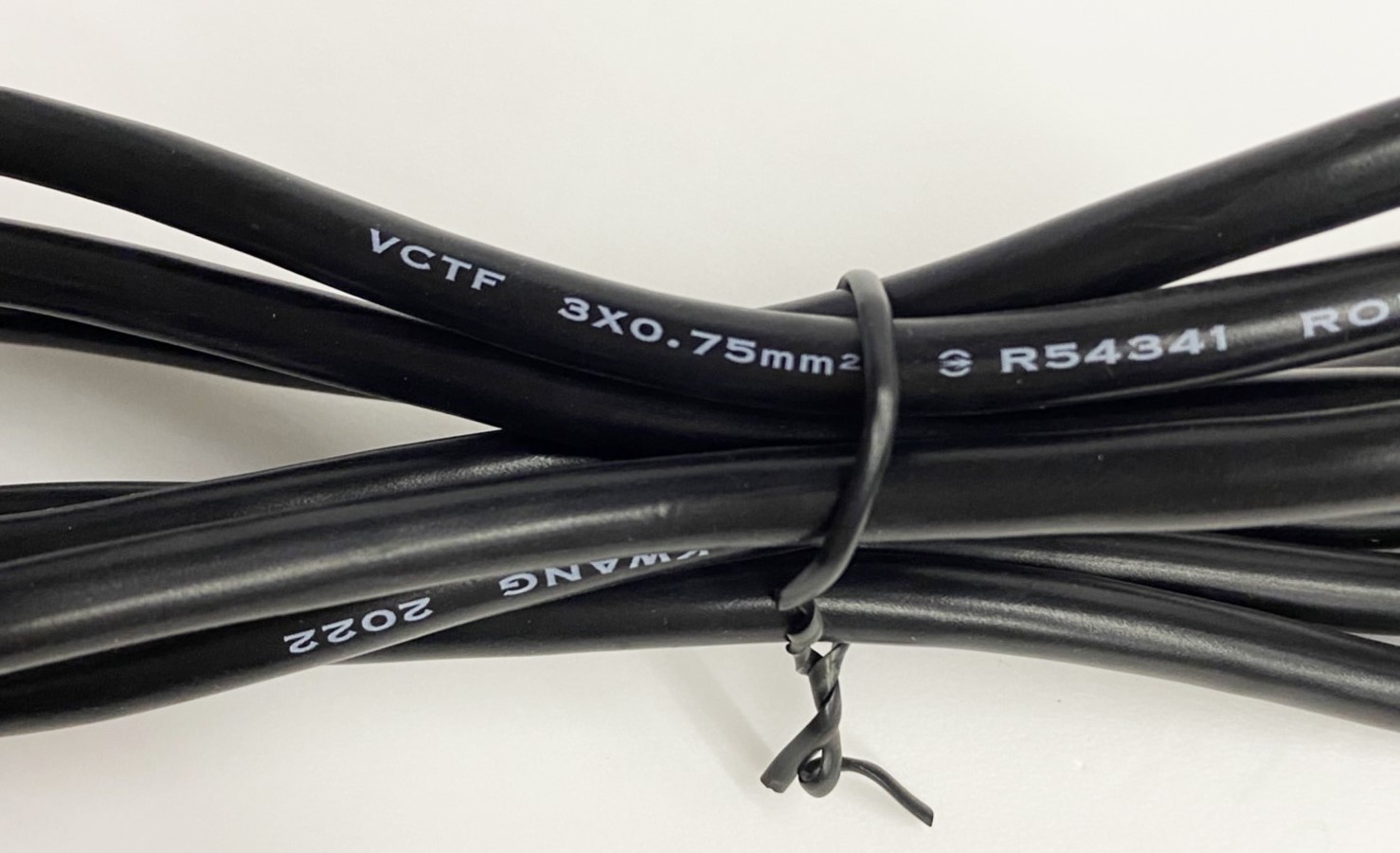 0.75mm*3P 單頭 7A 6尺 ( 637-18AWG-6尺 )