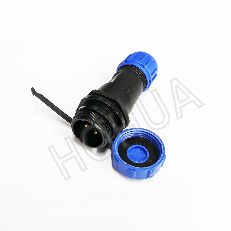 IP68防水接頭 2P 外螺牙公頭 13A/250V